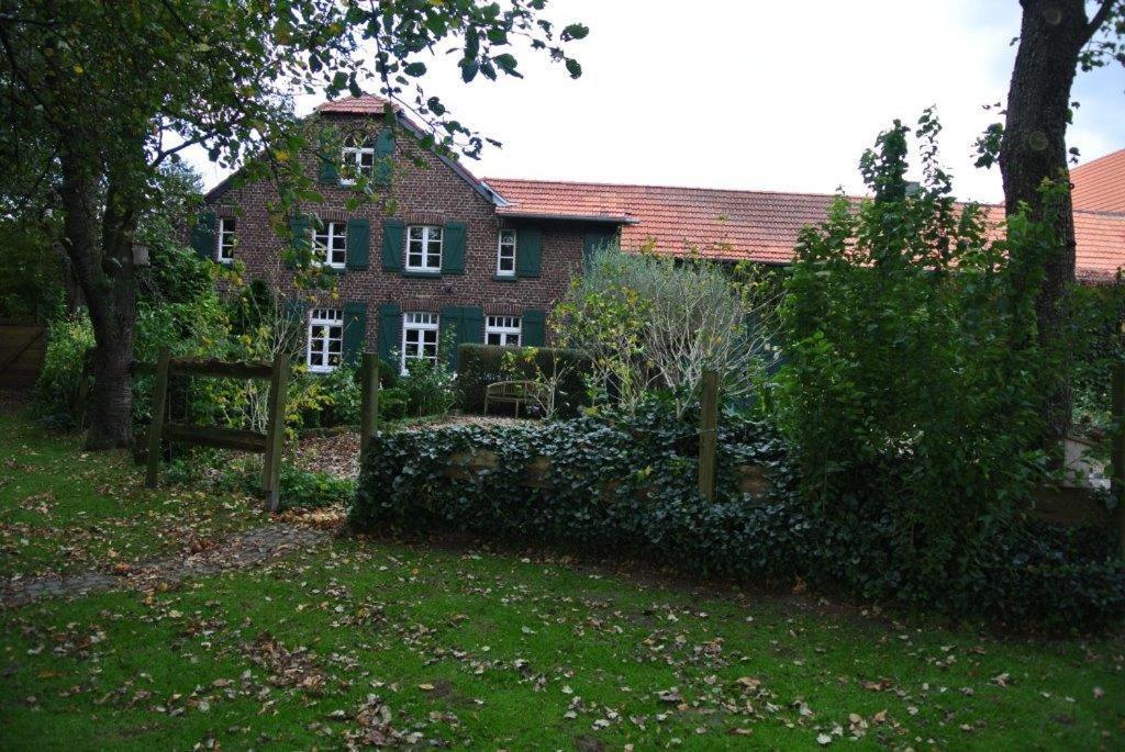 Ferienwohnung Auf Denkmalgeschuetztem Sturmhof Grefrath Luaran gambar